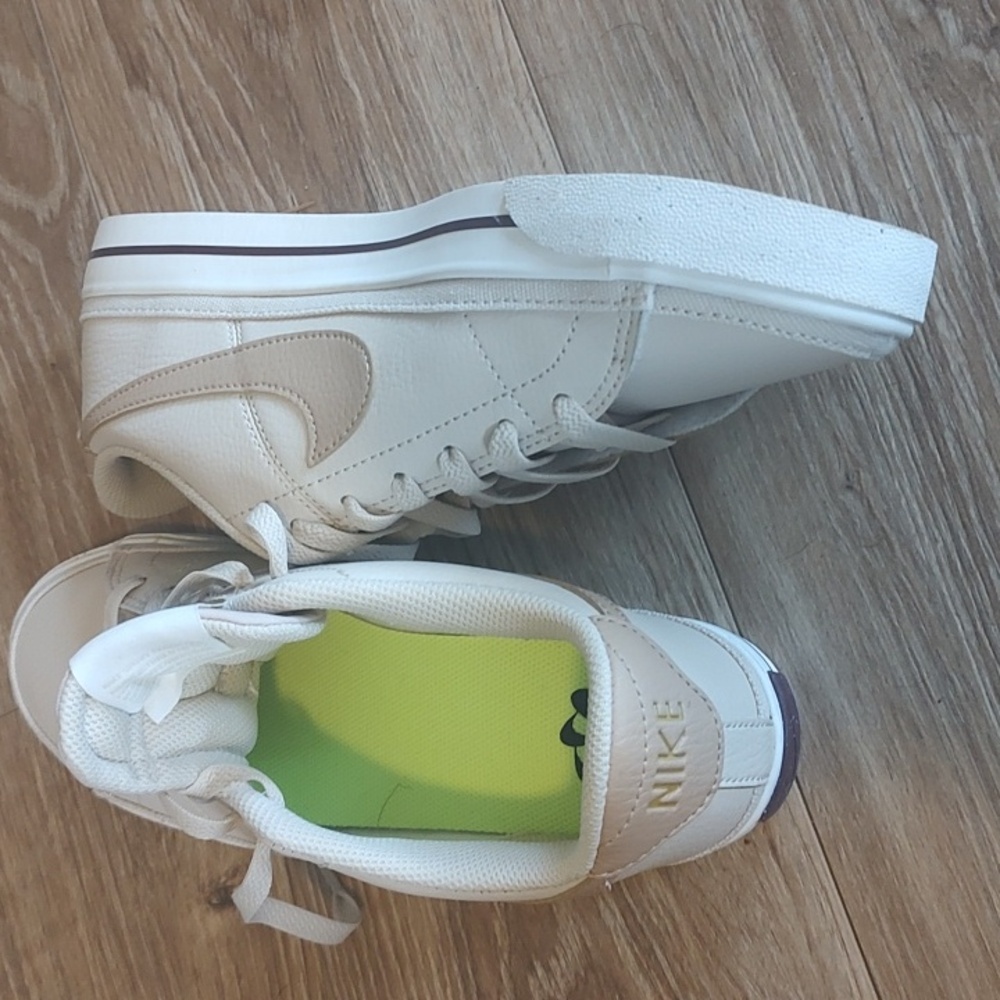 Nike Women's Beige and White Sneakers - Picture 4 of 5